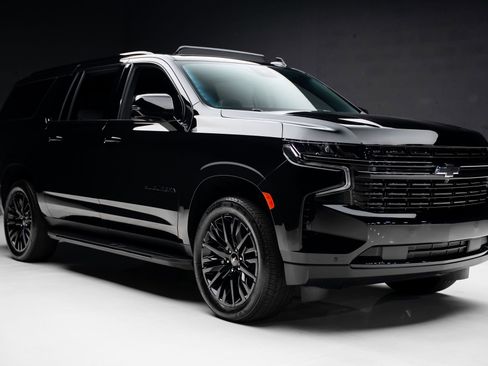 Used 2024 Chevrolet Suburban RST w/ Luxury Package image 82