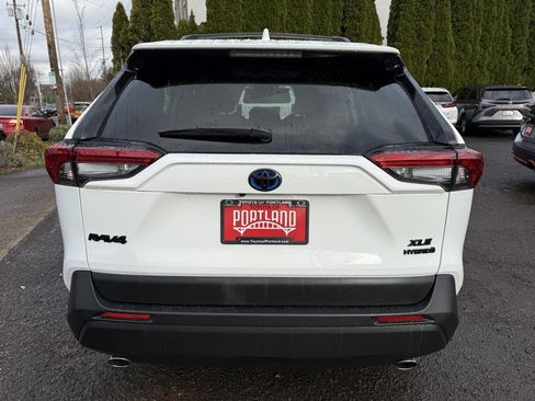 Used 2024 Toyota RAV4 XLE image 7