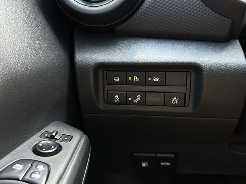 Certified 2025 Nissan Kicks Play S FWD image 28