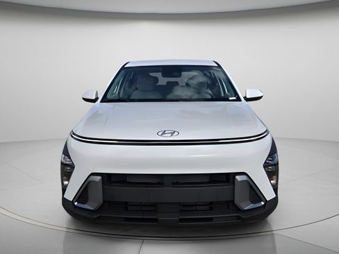 Used 2026 Hyundai Kona SE FWD image 3