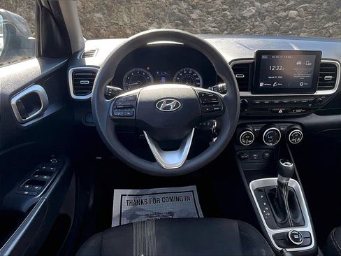 Used 2020 Hyundai Venue SEL image 5