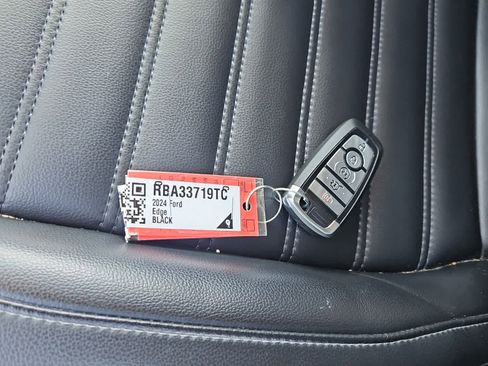 Used 2024 Ford Edge SEL w/ Convenience Package image 20