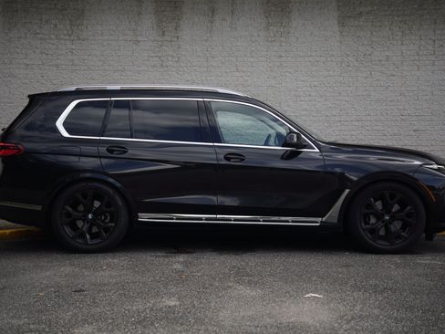 Used 2026 BMW X7 xDrive40i AWD/4WD image 9