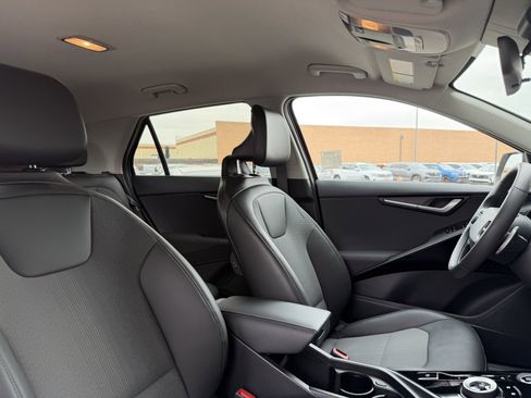 Used 2024 Kia Niro EX FWD image 38