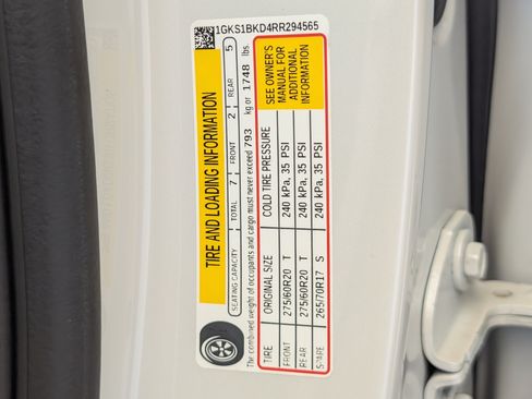 Used 2024 GMC Yukon SLT w/ SLT Premium Package RWD image 44