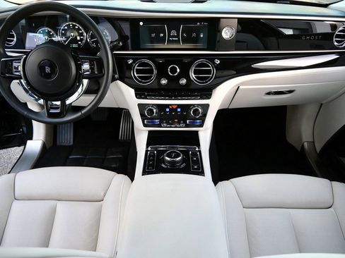 Certified 2021 Rolls-Royce Ghost Extended Wheelbase image 4