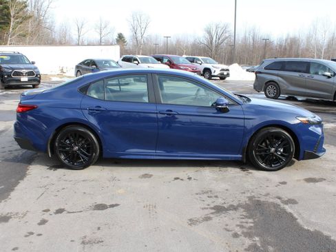 New 2026 Toyota Camry SE image 4