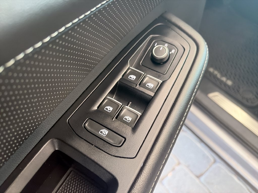 Certified 2024 Volkswagen Atlas SE FWD image 10