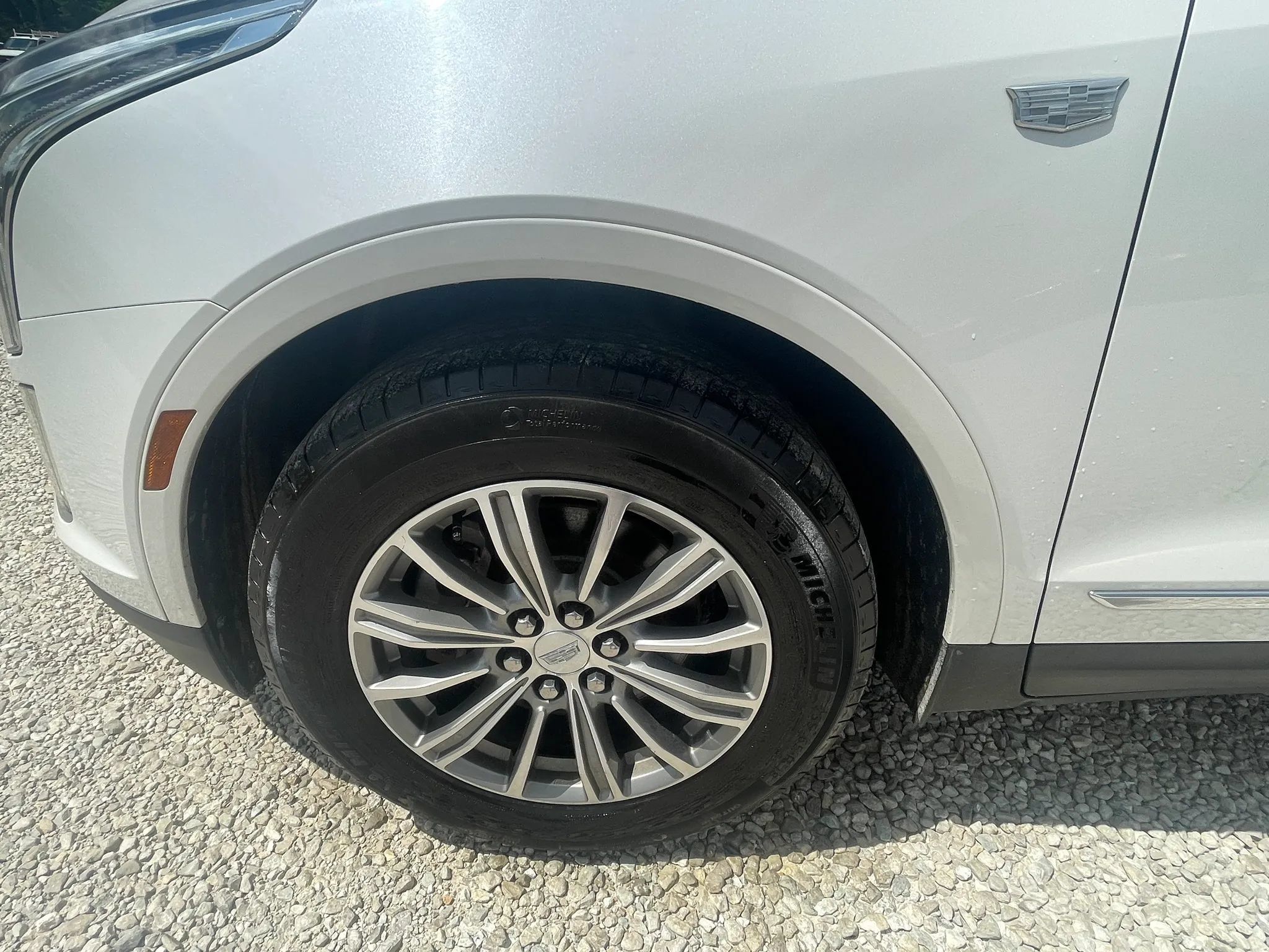 Used 2017 Cadillac XT5 Luxury w/ Driver Awareness Package FWD image 17
