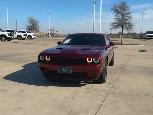 Used 2021 Dodge Challenger SXT w/ Blacktop Package image 4