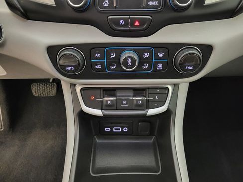 Used 2022 GMC Terrain SLT w/ Infotainment Package II image 34