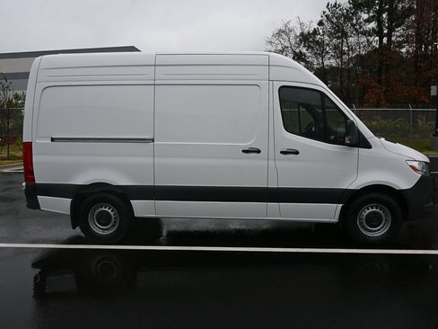 Used 2024 Mercedes-Benz Sprinter 2500 image 23