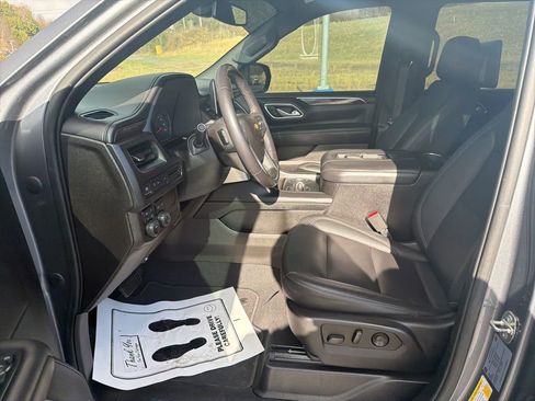 Used 2021 Chevrolet Suburban LT w/ Rear Media and Nav Package image 10