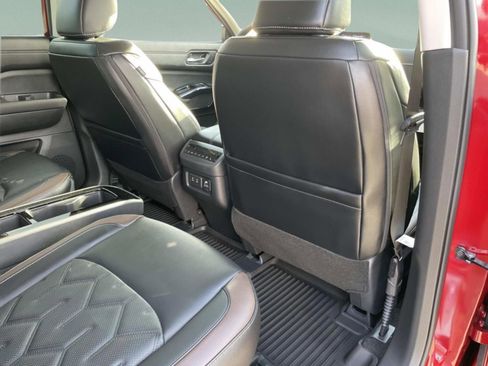 New 2026 Nissan Pathfinder Platinum FWD image 16