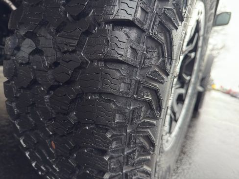 New 2025 Ford Bronco Badlands image 18