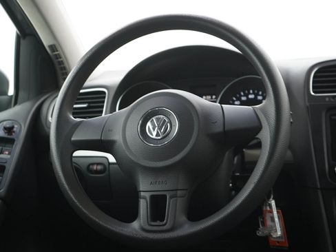 Used 2012 Volkswagen Golf 4-Door FWD image 15