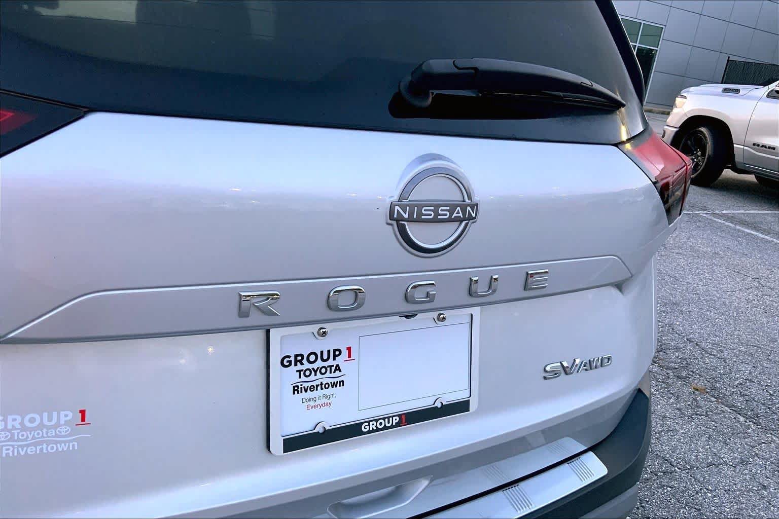 Used 2023 Nissan Rogue SV AWD/4WD image 28
