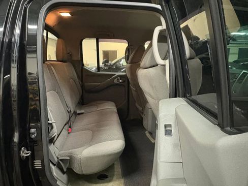 Used 2016 Nissan Frontier SV image 19