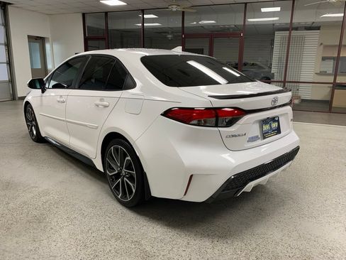 Used 2020 Toyota Corolla XSE FWD image 4