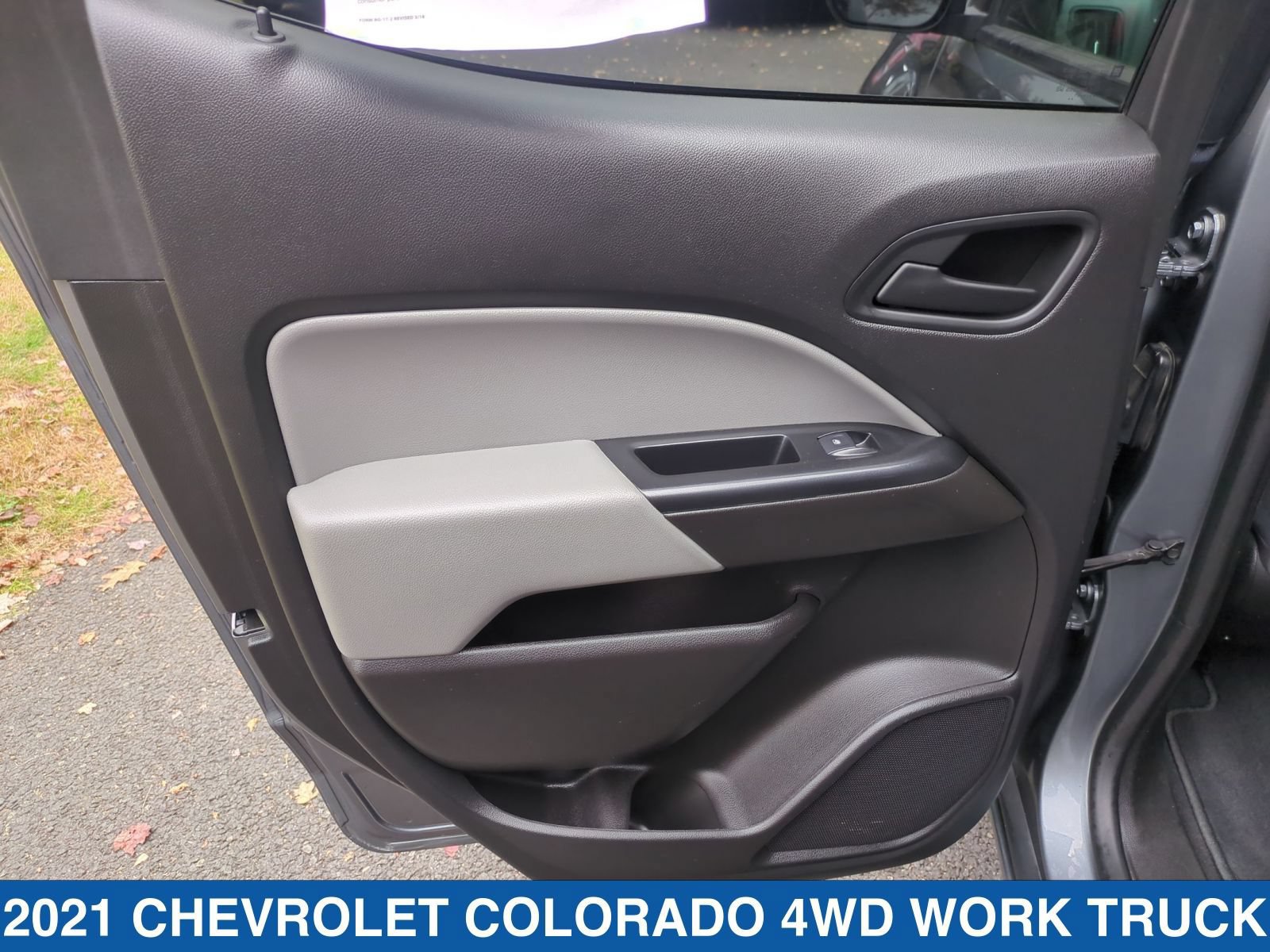 Used 2021 Chevrolet Colorado W/T AWD/4WD image 28
