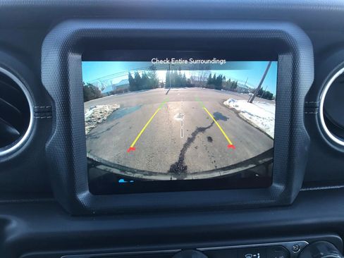 Used 2023 Jeep Wrangler Unlimited Sahara image 3