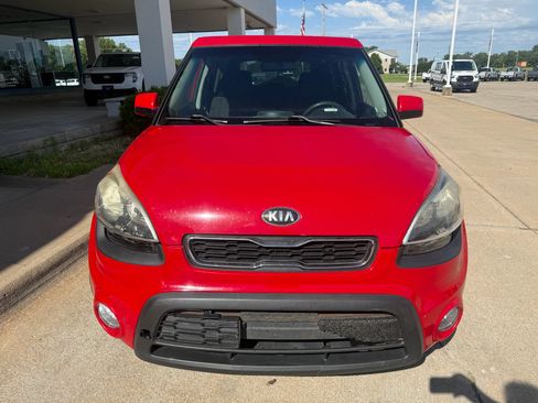 Used 2013 Kia Soul FWD image 3