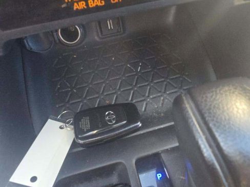 Used 2022 Toyota RAV4 XLE image 23