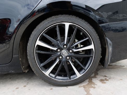 Used 2019 Toyota Camry XSE image 12