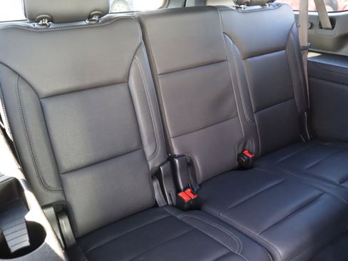 Used 2023 Chevrolet Suburban LT image 37