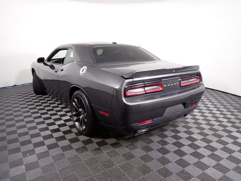 Used 2019 Dodge Challenger SXT RWD image 11