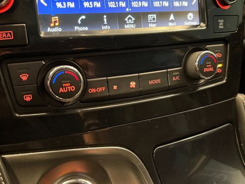 Used 2016 Nissan Maxima Platinum w/ Interior Lighting Package image 15