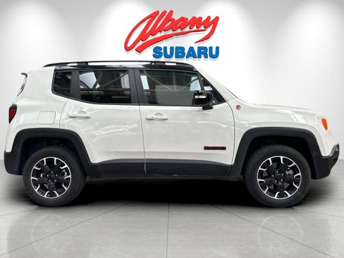 Used 2023 Jeep Renegade Trailhawk image 3