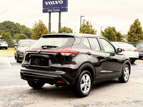 Used 2021 Nissan Kicks S FWD image 9
