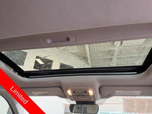 Used 2021 Toyota Highlander Limited FWD image 14