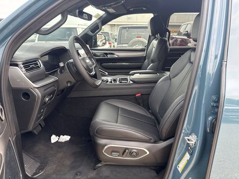 New 2026 Jeep Grand Wagoneer Limited AWD/4WD image 16