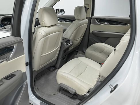 Used 2023 Cadillac XT6 Premium Luxury image 28