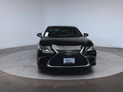 Used 2020 Lexus ES 350 w/ Accessory Package 2 FWD image 3