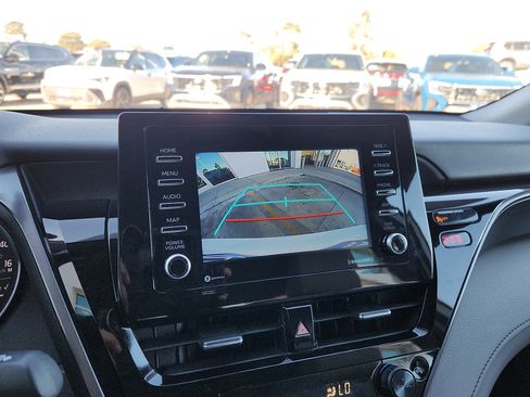 Used 2023 Toyota Camry SE image 18