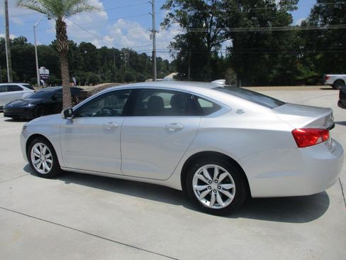 Used 2016 Chevrolet Impala LT FWD image 3