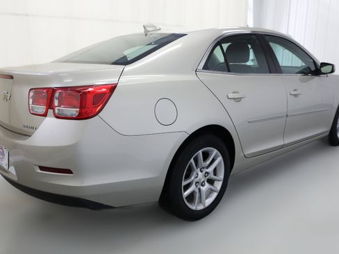 Used 2016 Chevrolet Malibu LT w/ Power Convenience Package image 18