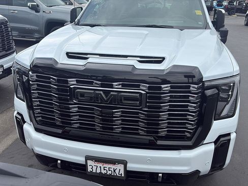 Used 2026 GMC Sierra 2500 Denali Ultimate w/ Max Trailering Package AWD/4WD image 8