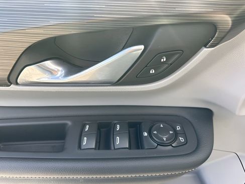 Used 2024 GMC Terrain SLE image 23