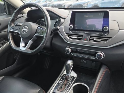 Used 2024 Nissan Altima 2.5 SR FWD image 11