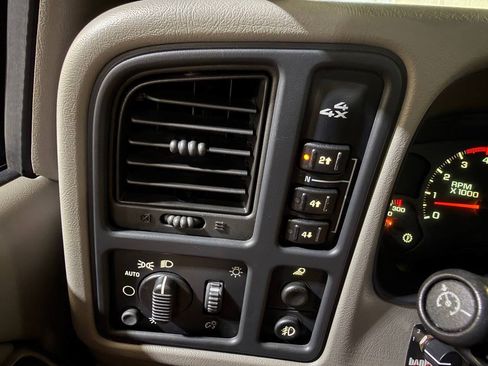 Used 2005 Chevrolet Silverado 3500 LT w/ Heavy-Duty Power Package AWD/4WD image 33