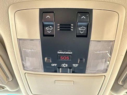 Used 2015 Lexus GX 460 w/ Premium Package image 21