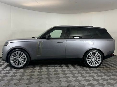 New 2025 Land Rover Range Rover SE image 3
