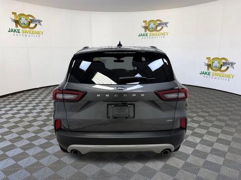 Used 2025 Ford Escape SE FWD image 9