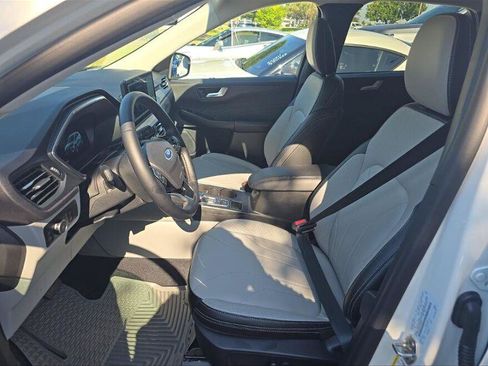 Used 2026 Ford Escape Platinum w/ Premium Technology Package AWD/4WD image 3