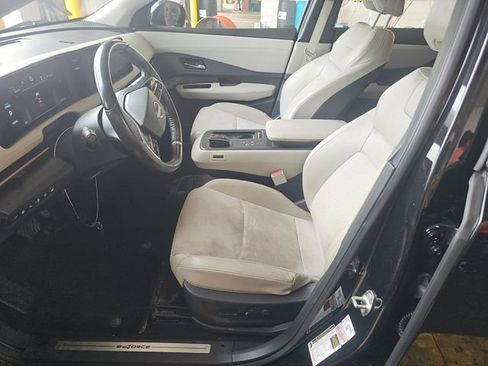 Used 2023 Nissan Ariya AWD image 6