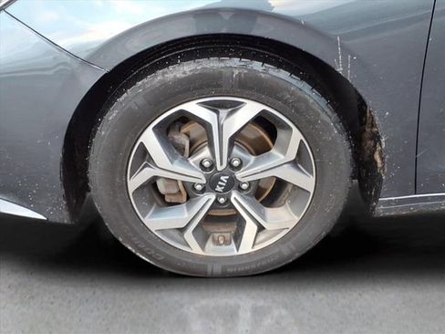 Used 2020 Kia Forte LXS image 11